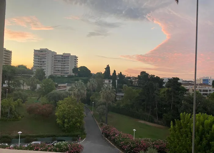 Juan-les-pins, 4 Pieces, 80m2, Luxe Piscine Tennis Apartment Antibes